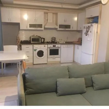 Deniz Sehir Ve Doga Manzarali Havuzlu Daire Apartamento